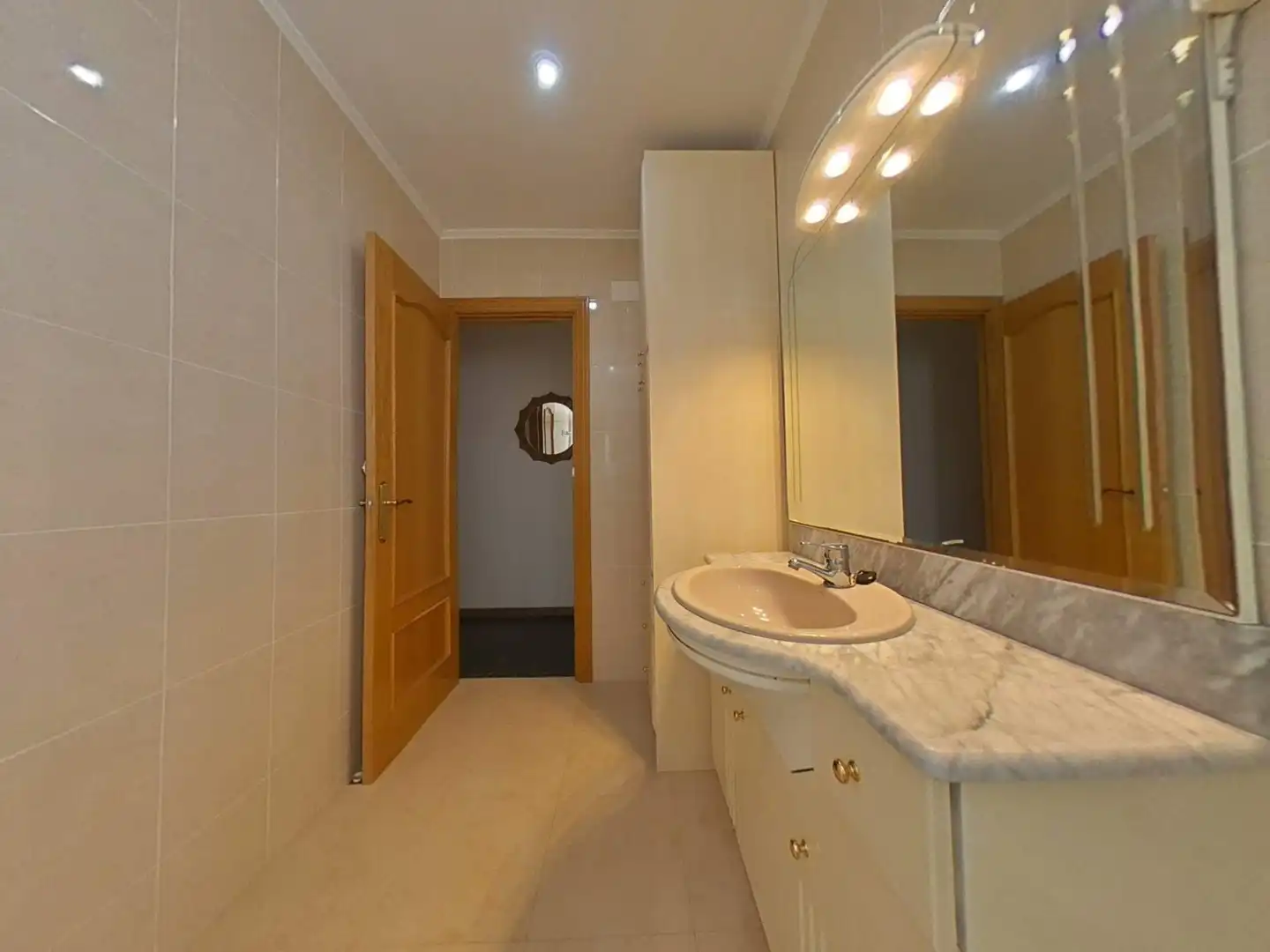 Bathroom of Flat for sale in Platja de Ponent