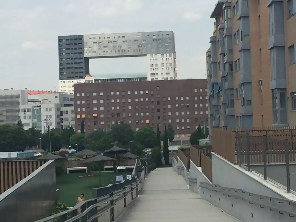Außenansicht von Wohnung zur Miete in Madrid mit Klimaanlage, Heizung und Abstellraum