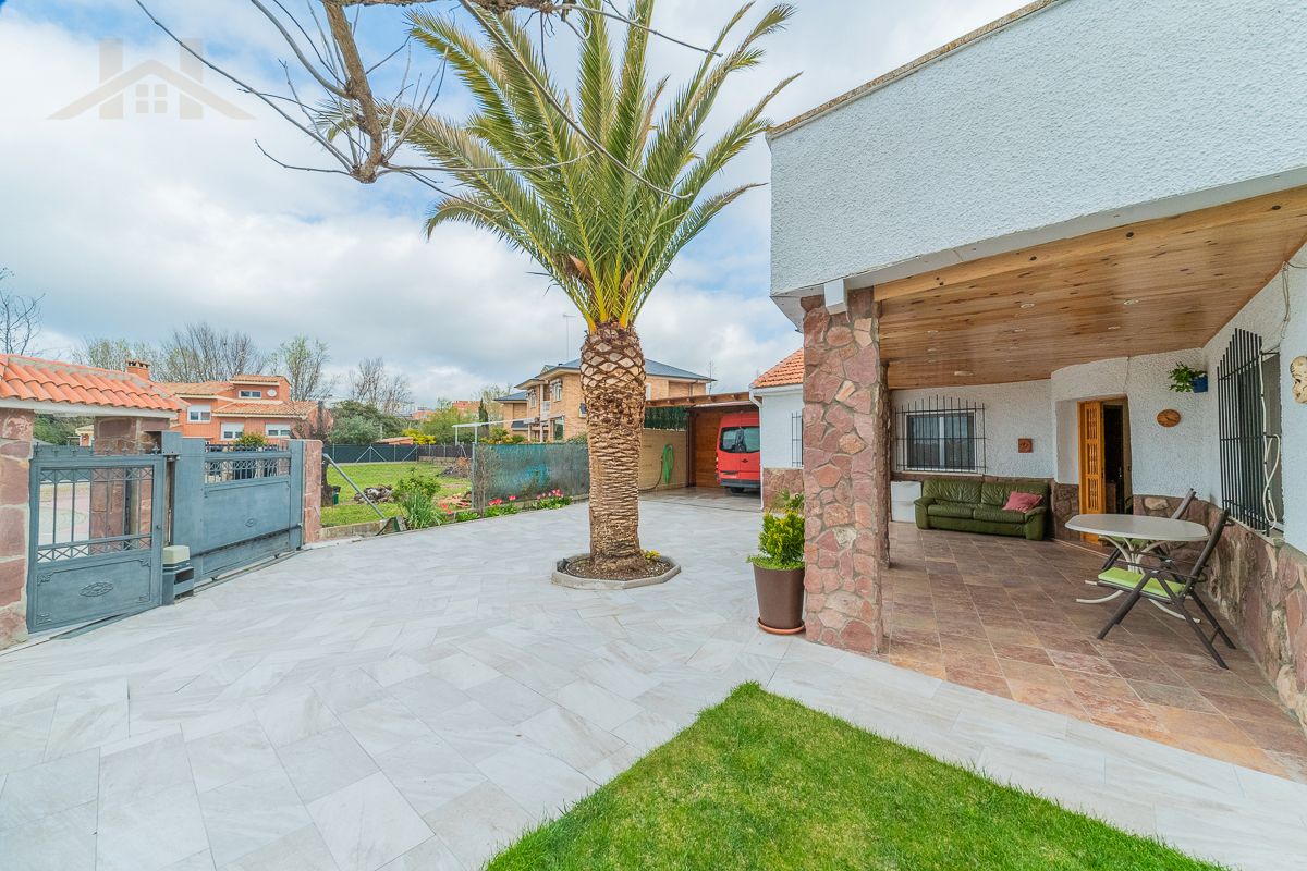 Garden of House or chalet for sale in Arroyomolinos (Madrid)  with Air Conditioner, Heating and Private garden