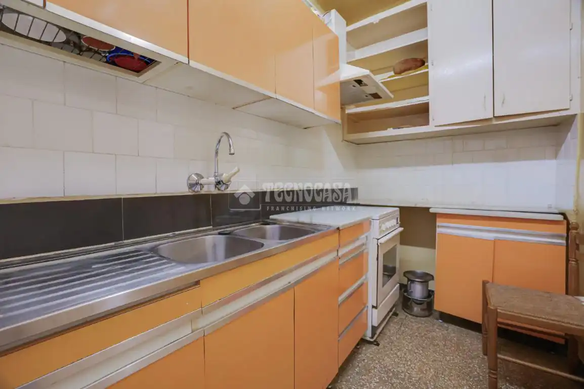 Cuina de Pis en venda en Sant Boi de Llobregat amb Aire condicionat i Terrassa