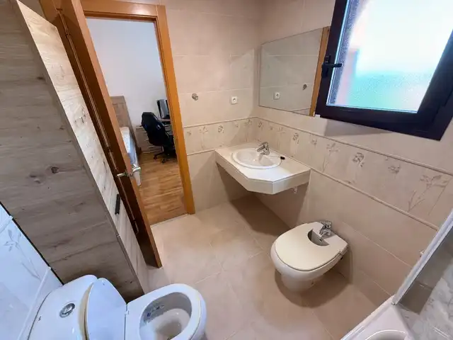 Baño de Ático de alquiler en Yebes con Aire acondicionado, Calefacción y Amueblado