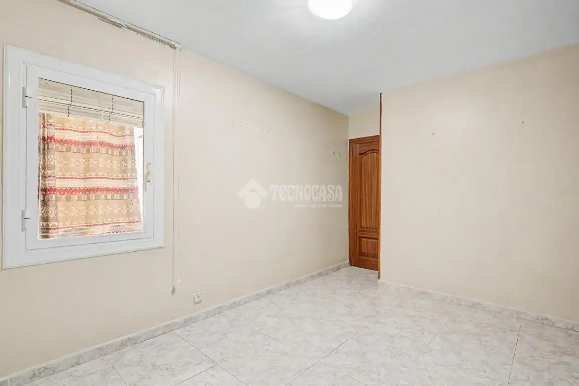 Habitación de Piso en venta en Cornellà de Llobregat con Aire acondicionado y Balcón