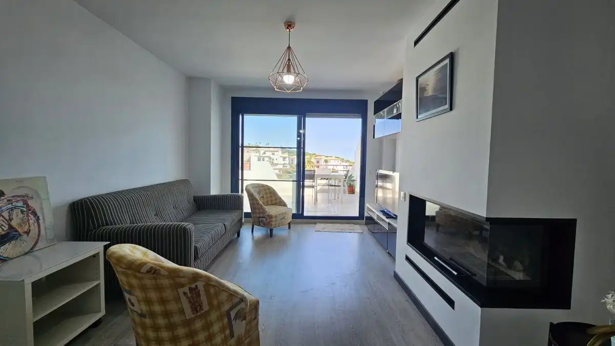 Wohnzimmer von Wohnungen zum Verkauf in La Alcaidesa mit Klimaanlage, Heizung und Terrasse