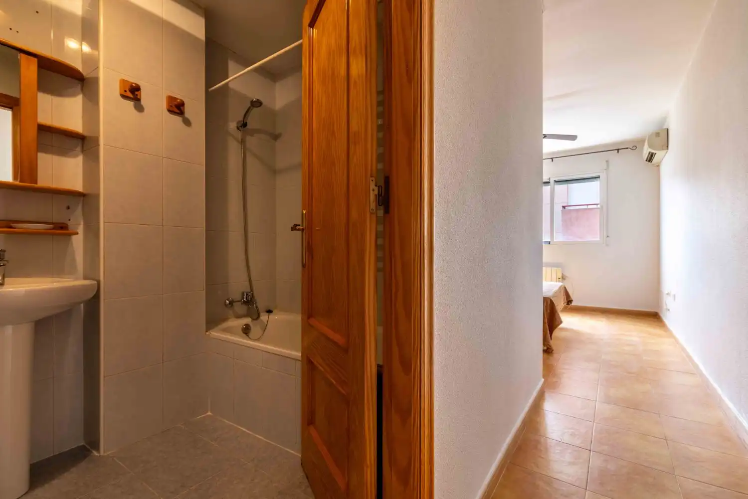 Bathroom of Flat for sale in Murcia  with Air Conditioner, Heating and Storage room