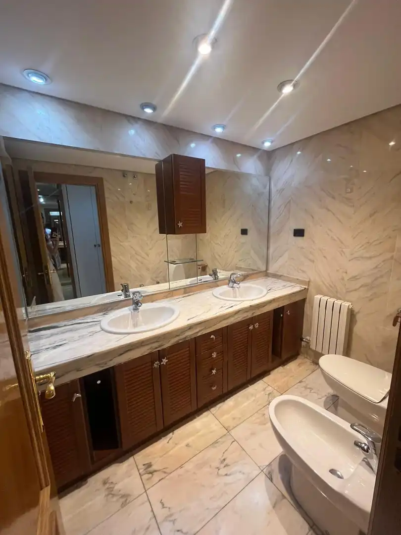 Baño de Piso de alquiler en Zaragoza con Aire acondicionado, Calefacción y Parquet