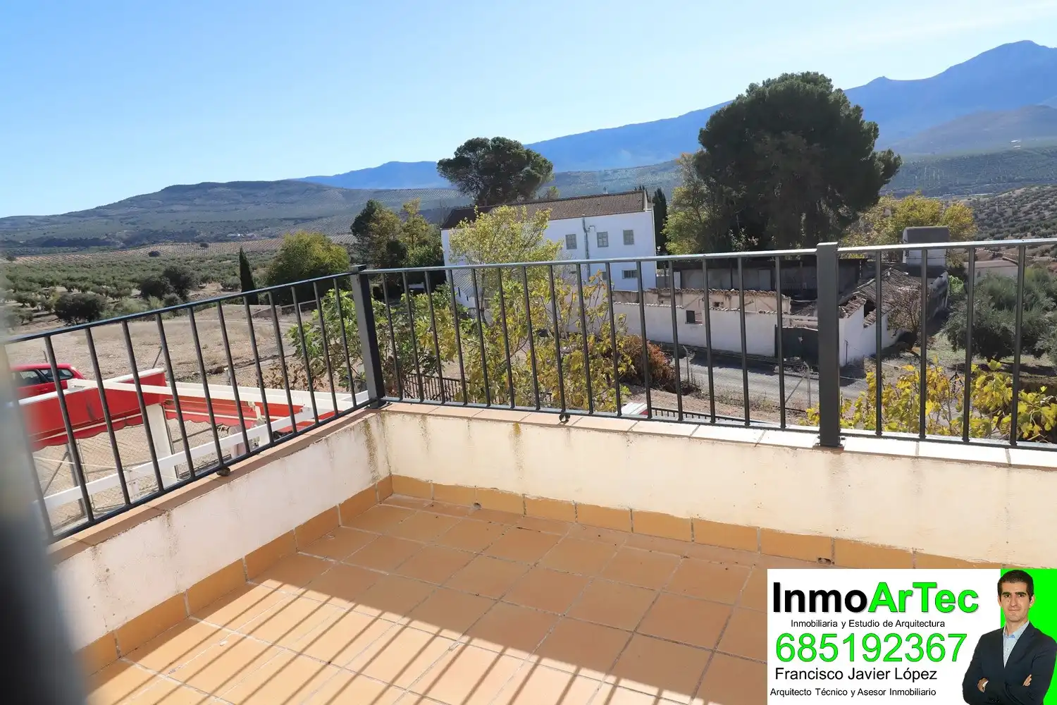 Vista exterior de Finca rústica en venda en Iznalloz amb Jardí privat, Terrassa i Piscina