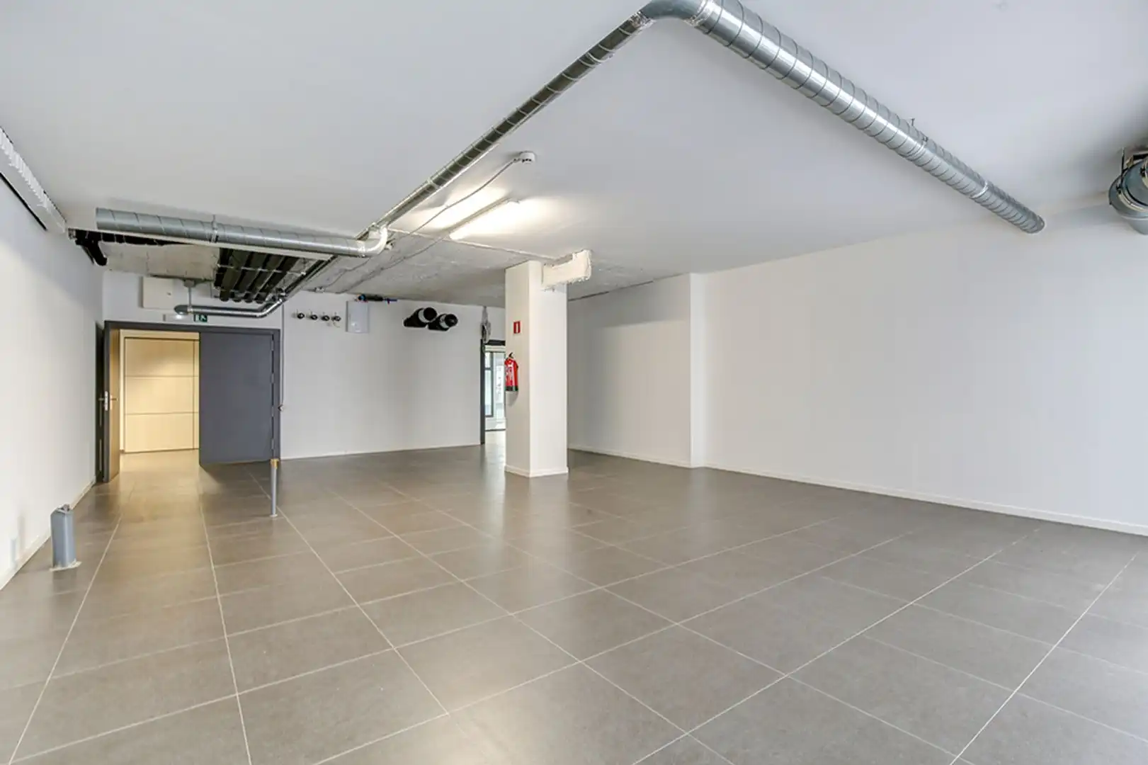Gebäude zur Miete in Barcelona mit Alarm