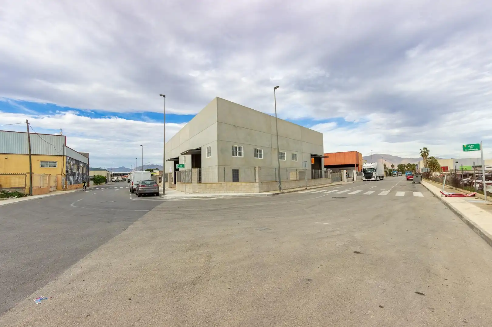 Vista exterior de Nave industrial en venta en Bigastro