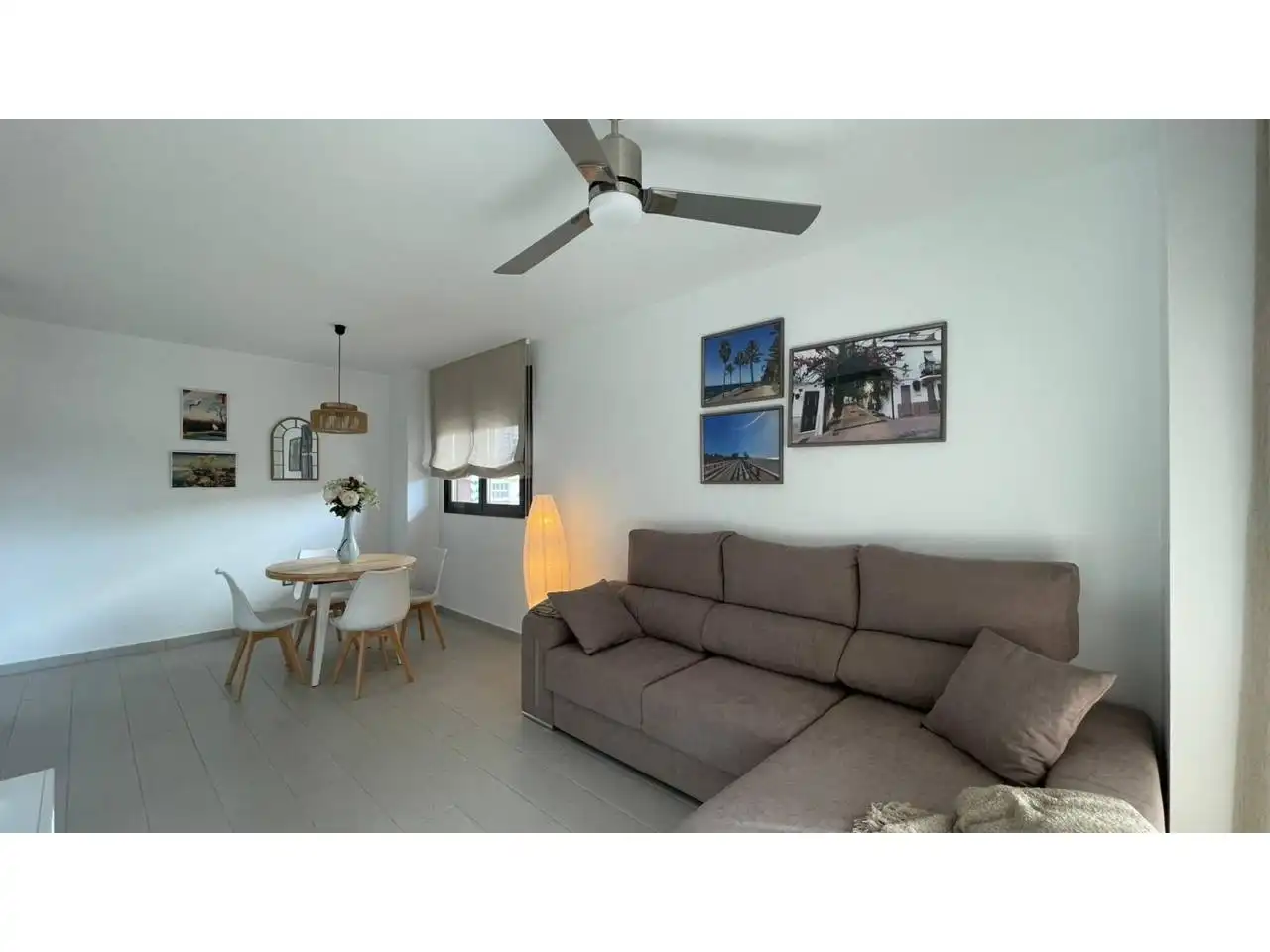 Sala de estar de Piso de alquiler en Estepona con Aire acondicionado, Calefacción y Terraza