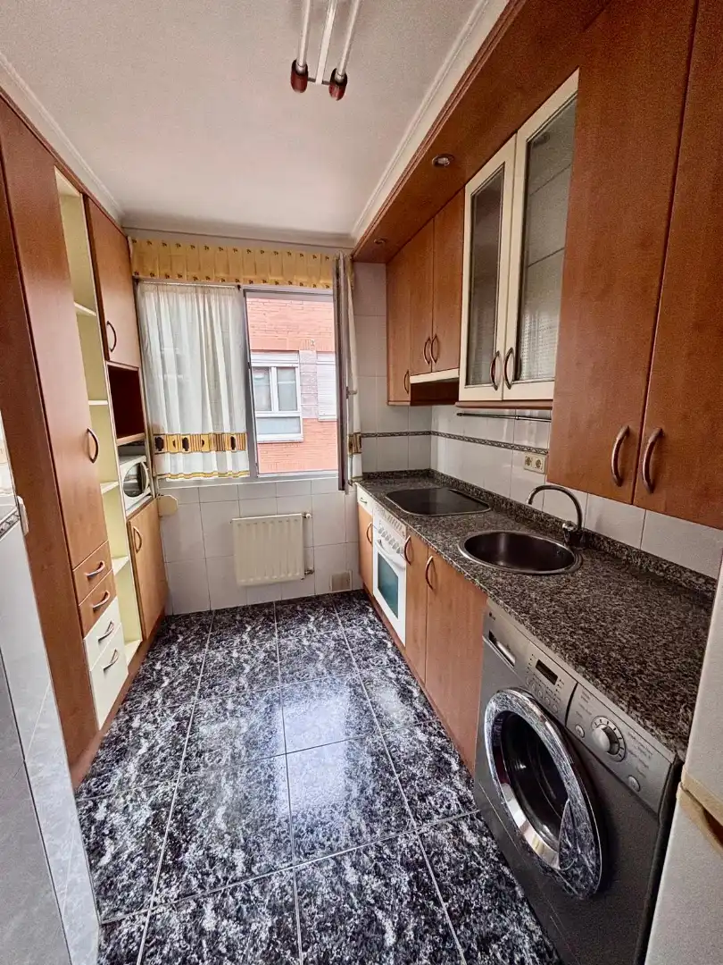 Küche von Maisonette zum Verkauf in Gijón  mit Heizung, Parkett und Abstellraum