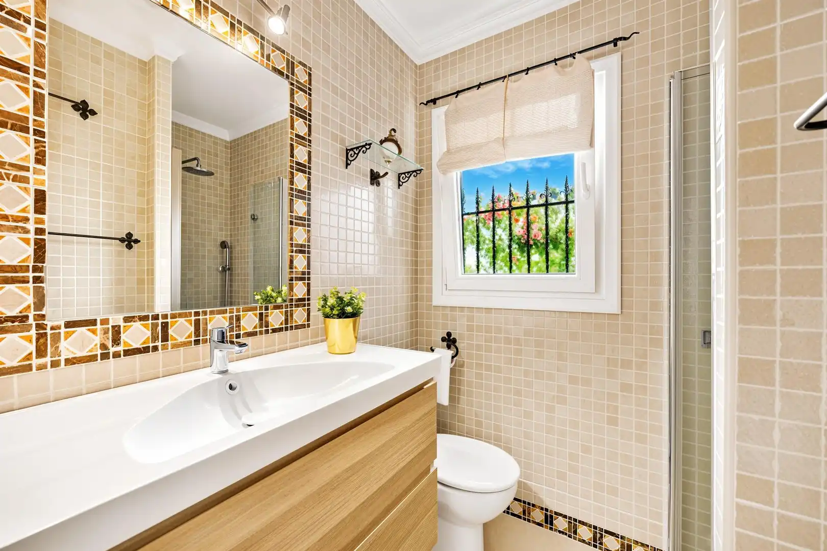 Bathroom of Houses for sale in Chiclana de la Frontera  with Heating, Private garden and Terrace