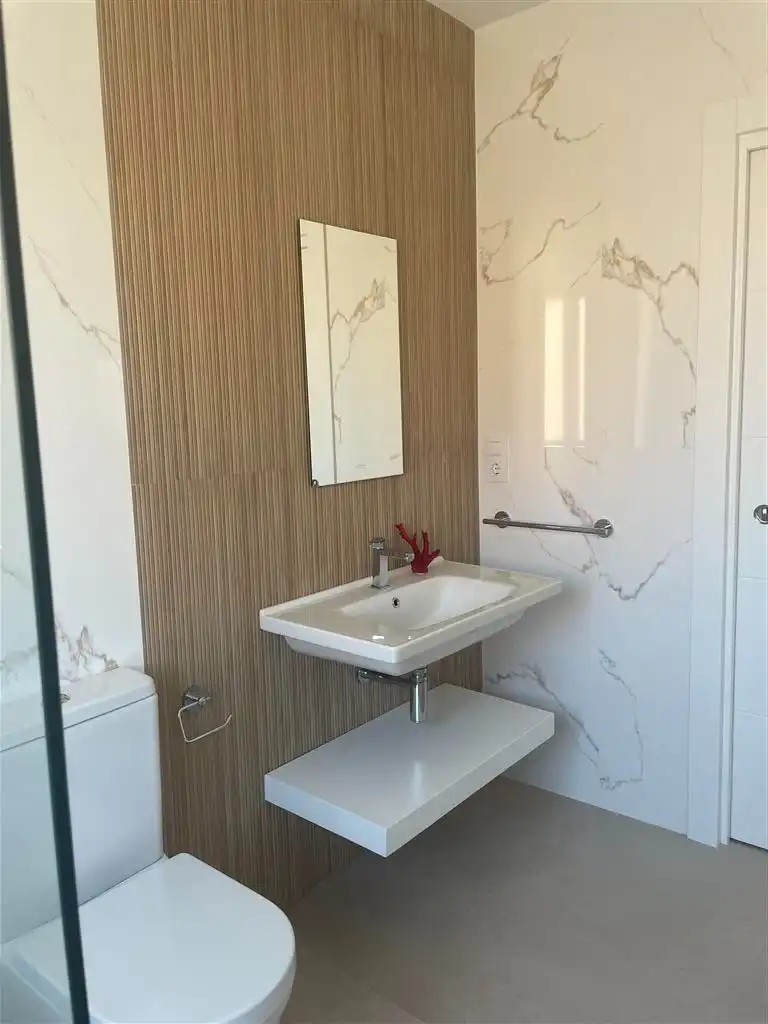 Baño de Piso en venta en San Vicente de la Barquera con Calefacción, Amueblado y Horno