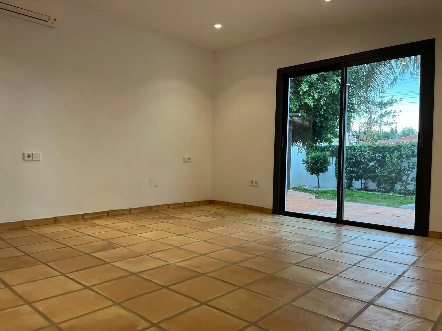 Casa amb terrassa en venda a Milla de Oro, imagen 5