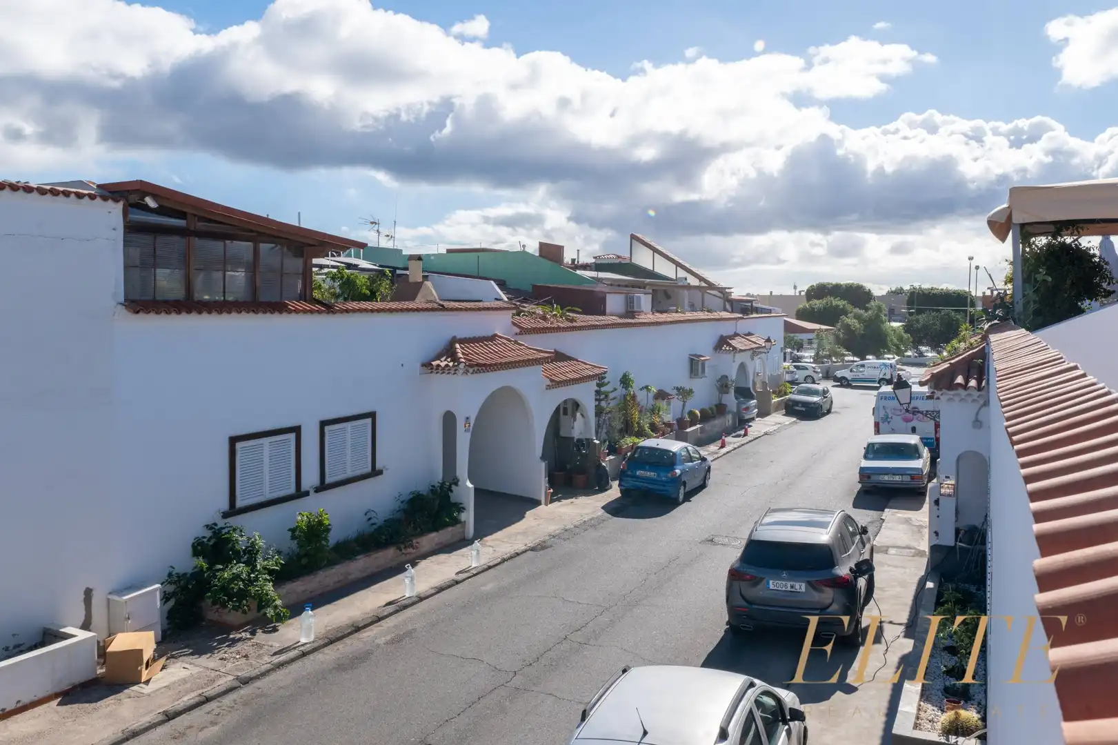 Vista exterior de Casa adosada en venda en San Bartolomé de Tirajana amb Aire condicionat, Calefacció i Jardí privat