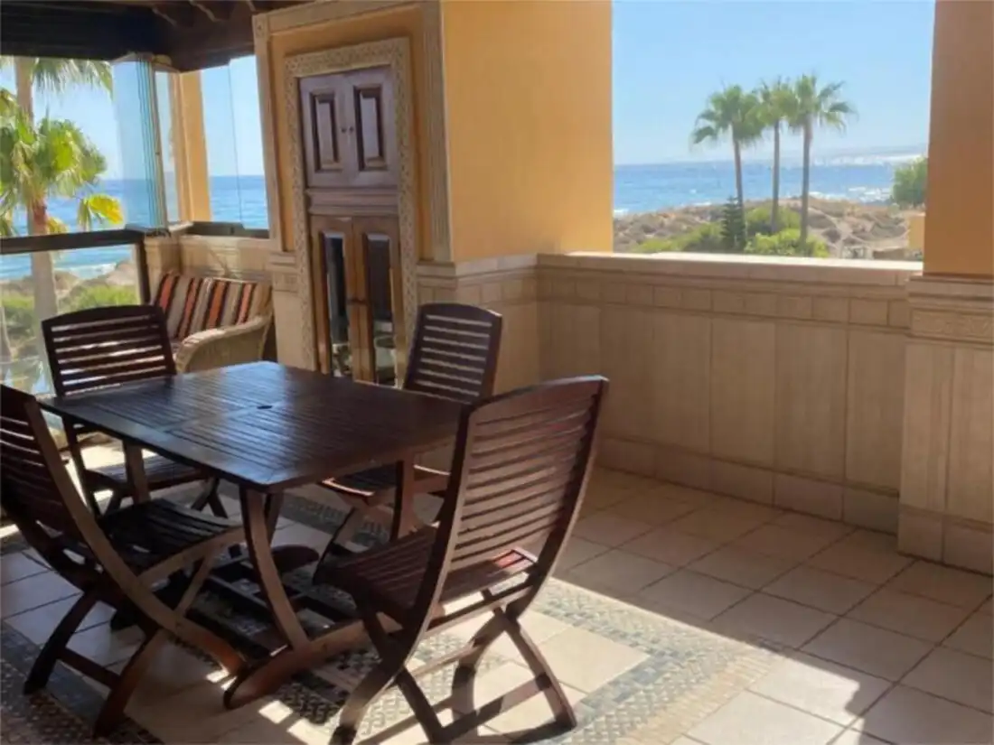 Terrassa de Casa adosada en venda en Marbella amb Aire condicionat, Calefacció i Jardí privat