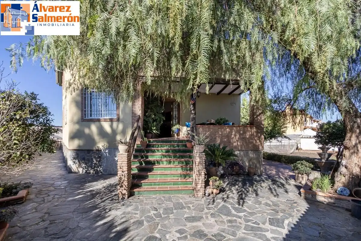 Detached house with pool for sale in Calle del Arache, imagen 3