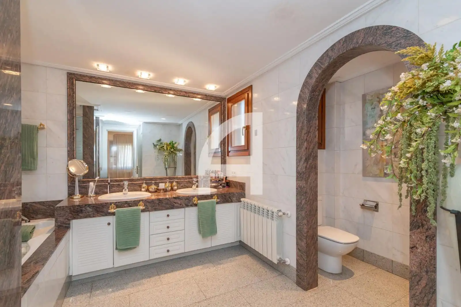 Bathroom of Duplexes for sale in Girona  with Air Conditioner