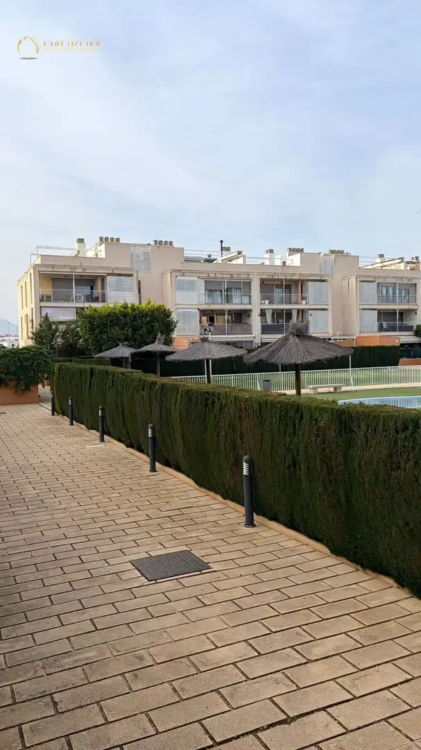 Vista exterior de Pis en venda en Alicante / Alacant amb Aire condicionat, Calefacció i Piscina