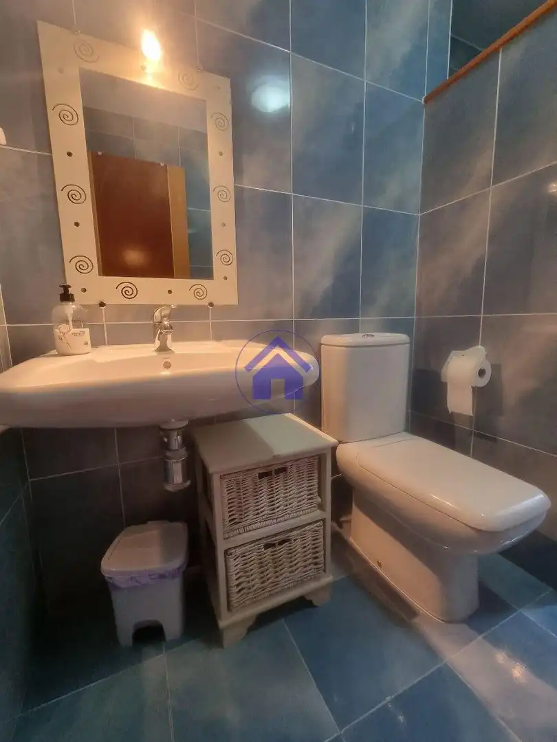 Baño de Ático de alquiler en Pontevedra Capital  con Calefacción, Amueblado y Balcón
