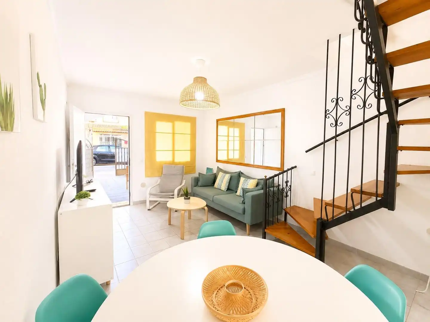 Sala d'estar de Casa o xalet en venda en Los Alcázares amb Aire condicionat, Jardí privat i Moblat