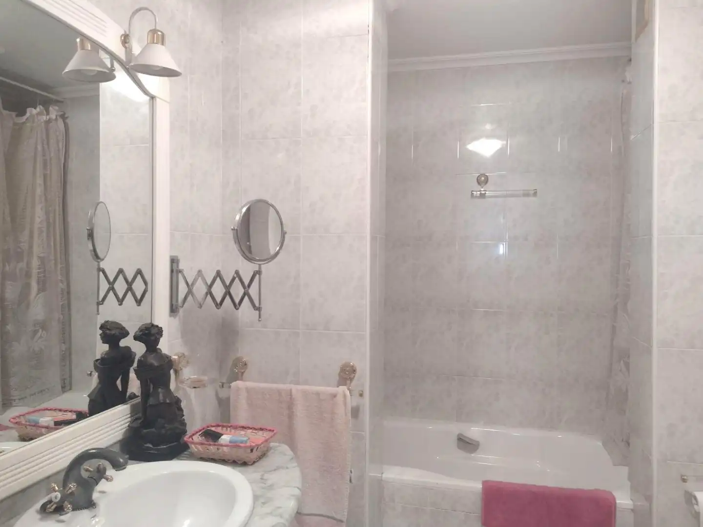 Bathroom of Attic for sale in Murcia  with Air Conditioner, Parquet flooring and Storage room