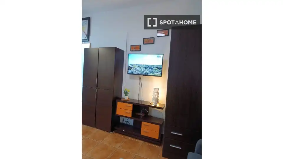 Habitación de Estudio para compartir en Málaga con Aire acondicionado, Calefacción y Terraza