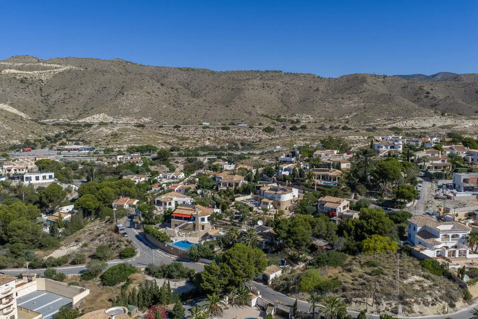 Vista exterior de Casa o chalet en venta en El Campello con Aire acondicionado, Calefacción y Jardín privado