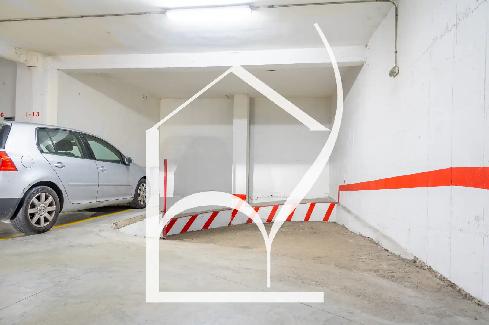 Parkplatz von Garage zum Verkauf in Salamanca