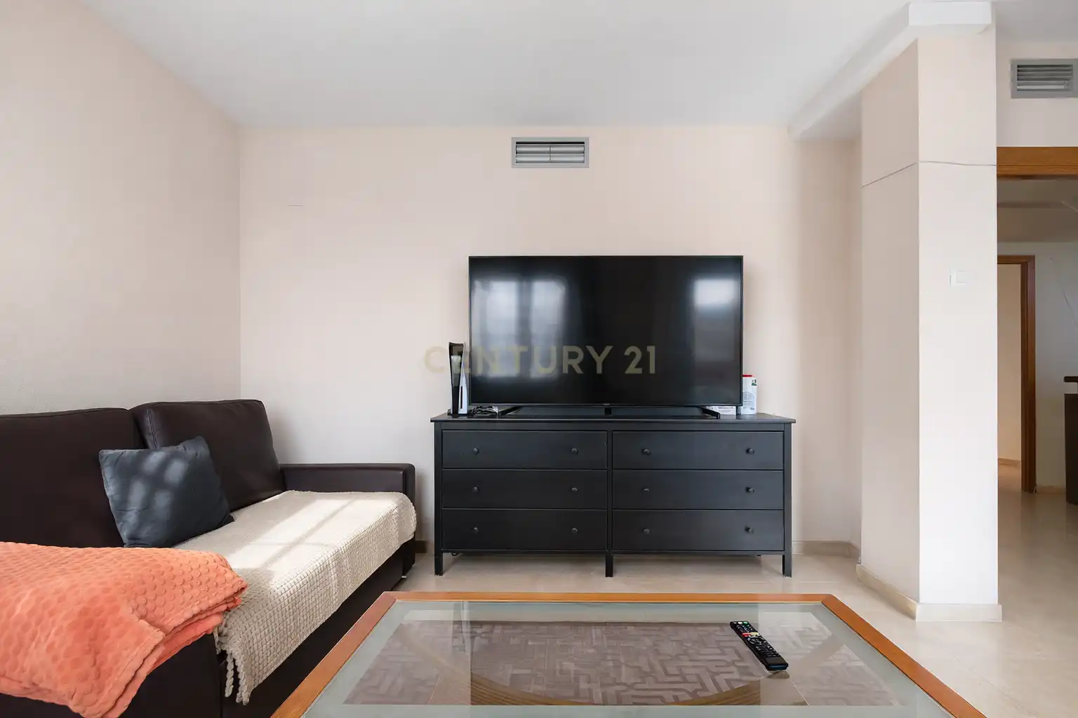 Sala de estar de Casa adosada en venta en La Nucia con Aire acondicionado, Trastero y Horno