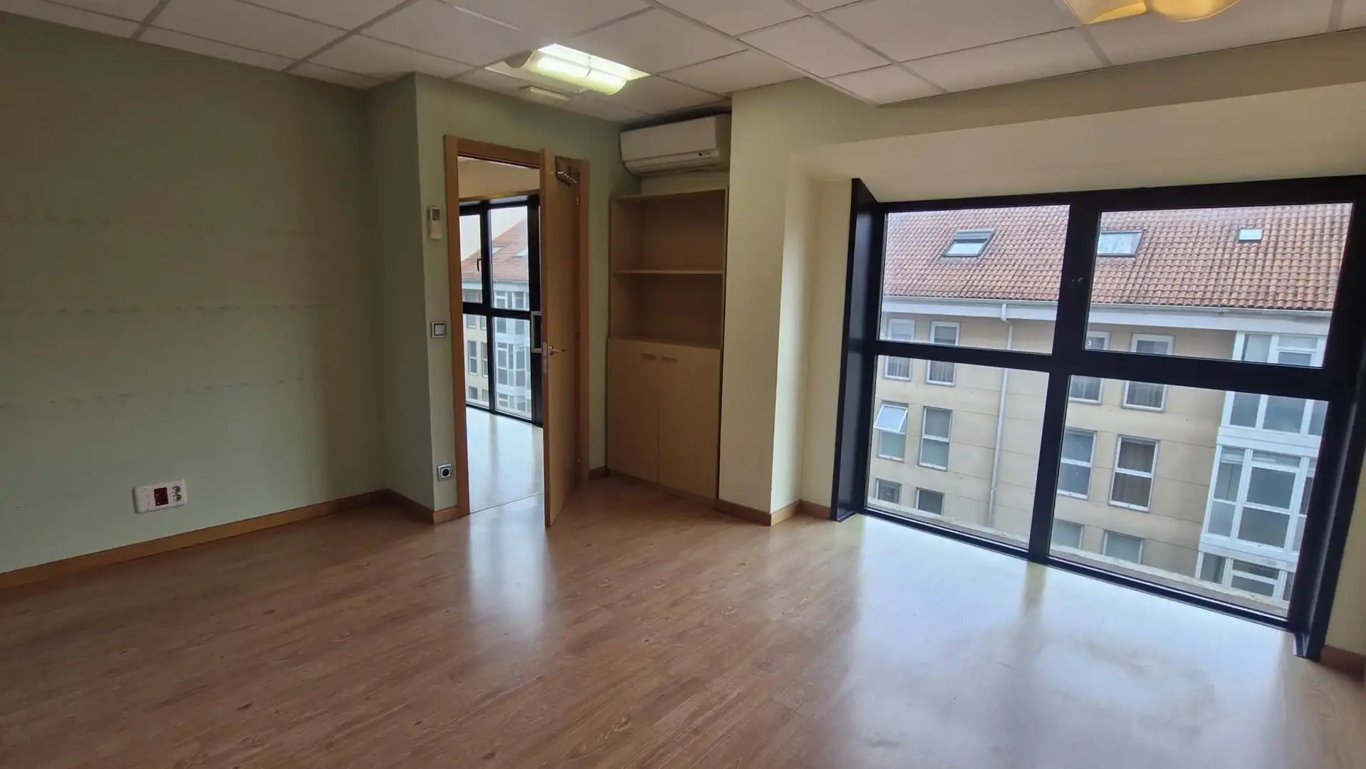 Büro zur Miete in Rúa Xosé Chao Rego 8, Santiago de Compostela, España, imagen 38