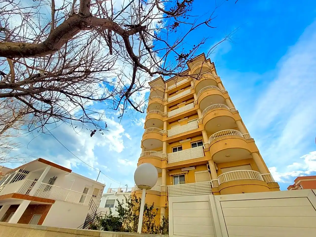 Exterior view of Apartments for rent in Gandia  with Air Conditioner, Terrace and Storage room