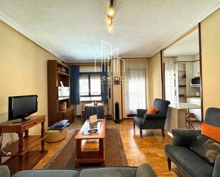 Sala d'estar de Apartament en venda en Salamanca Capital amb Terrassa i Balcó