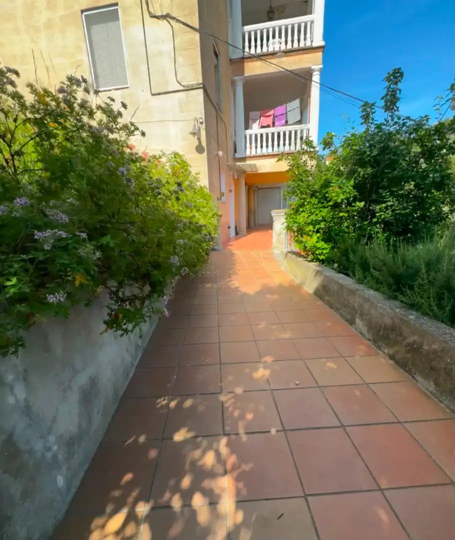 Vista exterior de Piso en venta en Sant Cugat del Vallès con Calefacción, Trastero y Horno