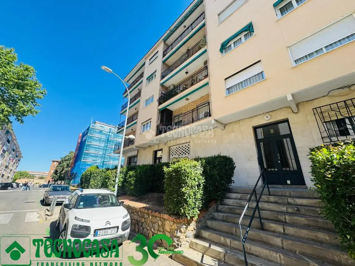 Vista exterior de Local en venta en Toledo