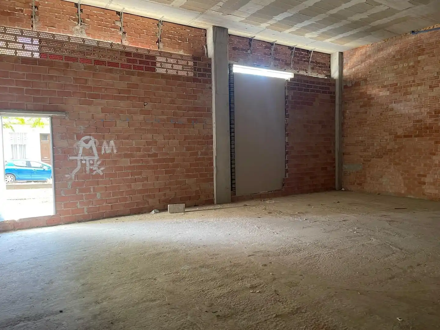 Local comercial en venta en Fivaller 16