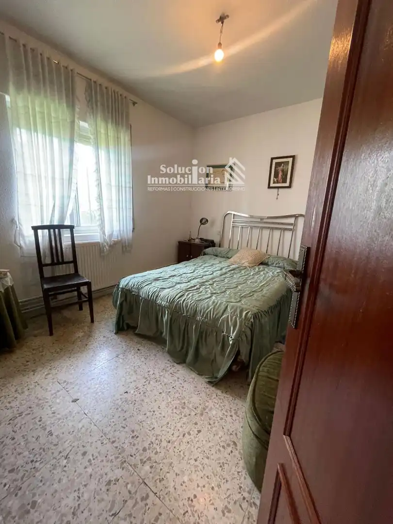 Habitación de Casa o chalet en venta en Doñinos de Salamanca con Calefacción y Amueblado
