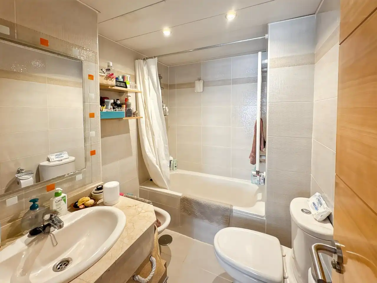 Bathroom of Flat for sale in Madrid  with Air Conditioner, Heating and Community pool