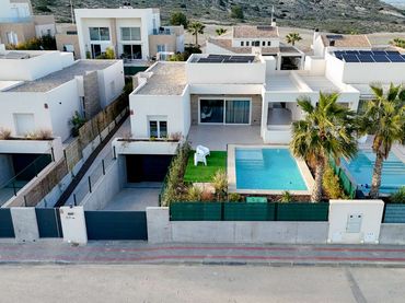 Villa con piscina in vendita a Algorfa