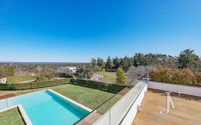 Terrassa de Casa o xalet en venda en  Madrid Capital amb Aire condicionat, Calefacció i Jardí privat