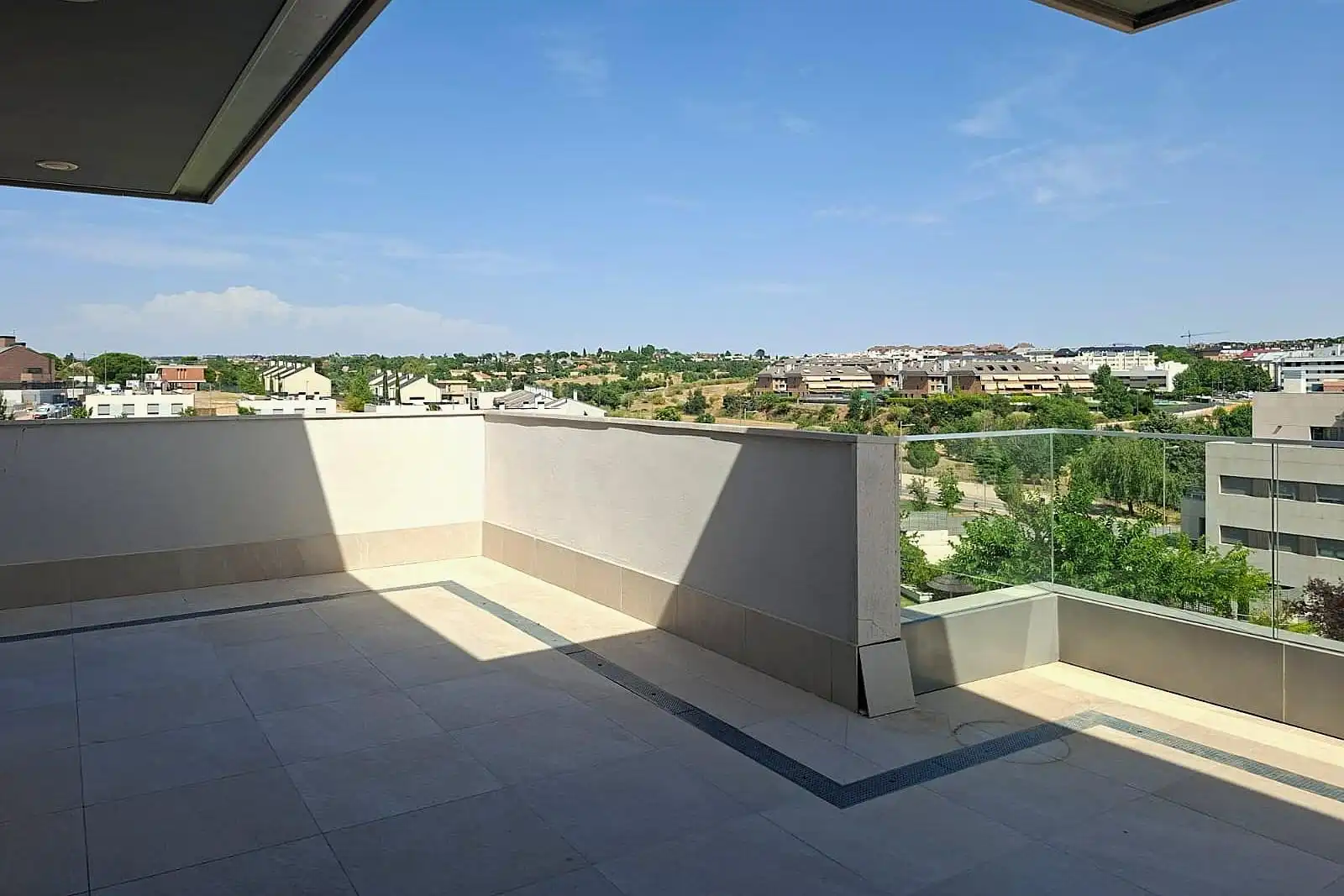Terrace of Attic for rent in Boadilla del Monte  with Terrace, Storage room and Community pool