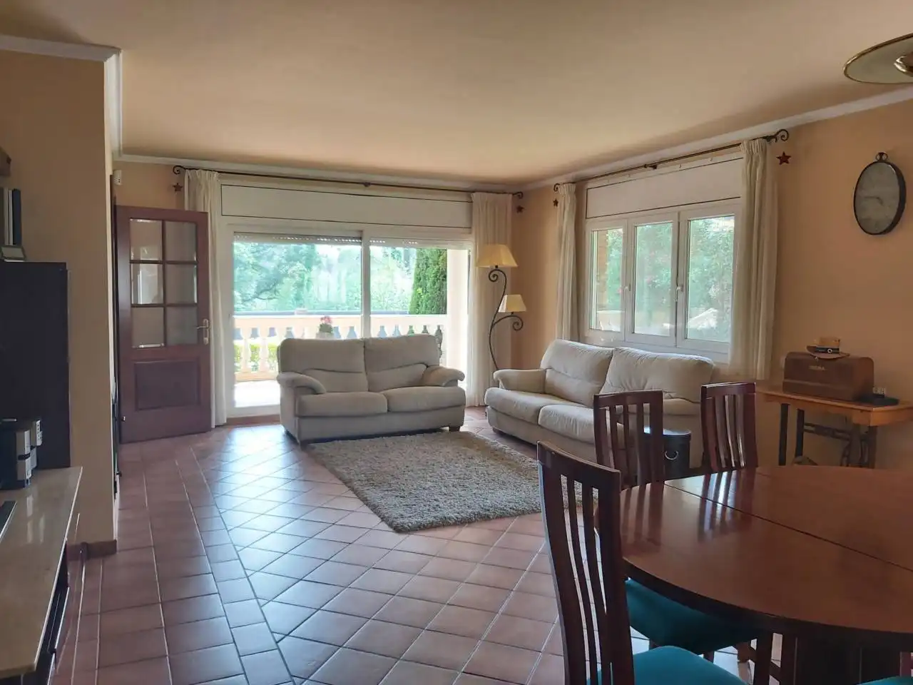 Living room of Houses for rent in Sant Cugat del Vallès  with Air Conditioner, Heating and Private garden