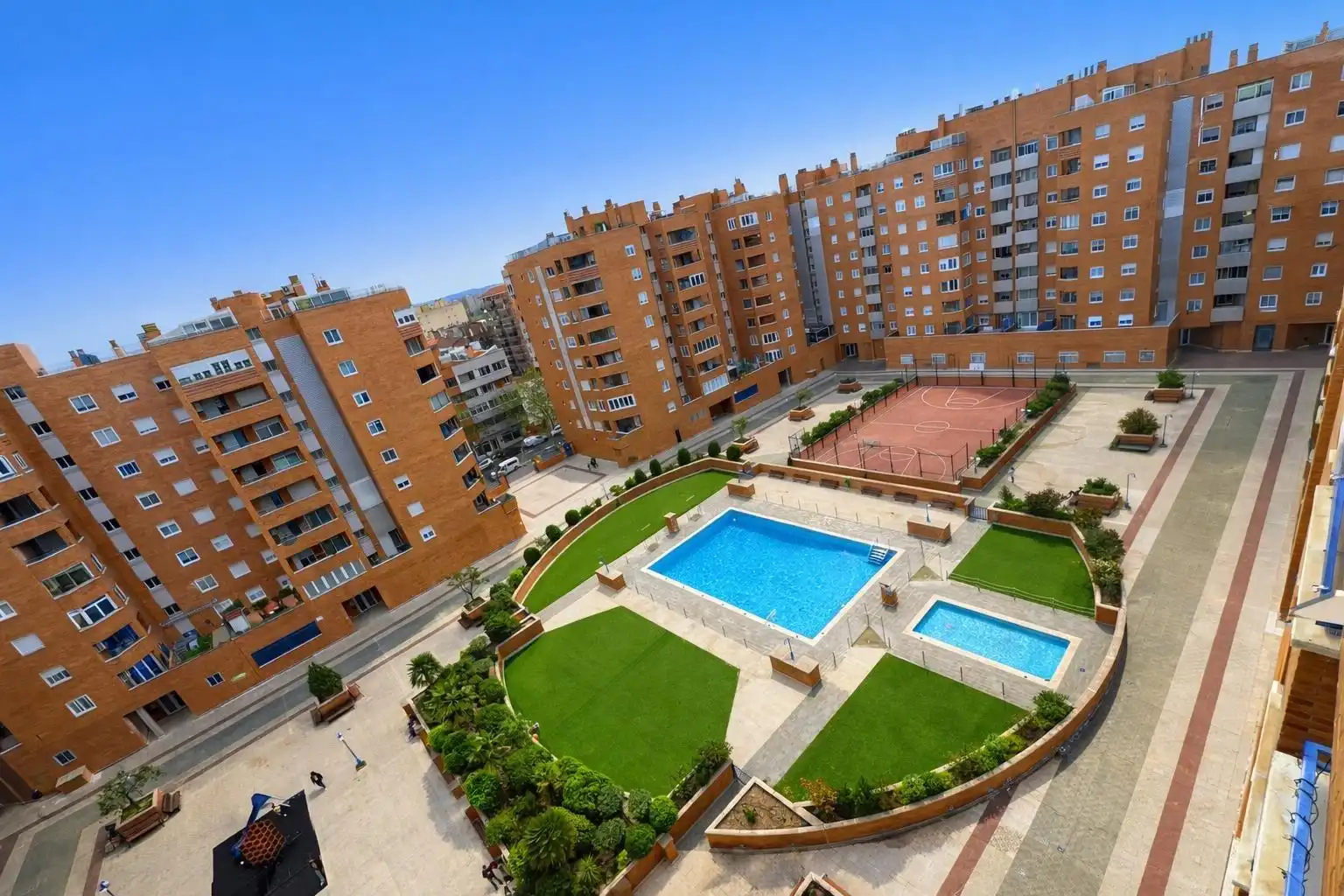 Piscina de Ático en venta en  Zaragoza Capital con Aire acondicionado, Jardín privado y Terraza