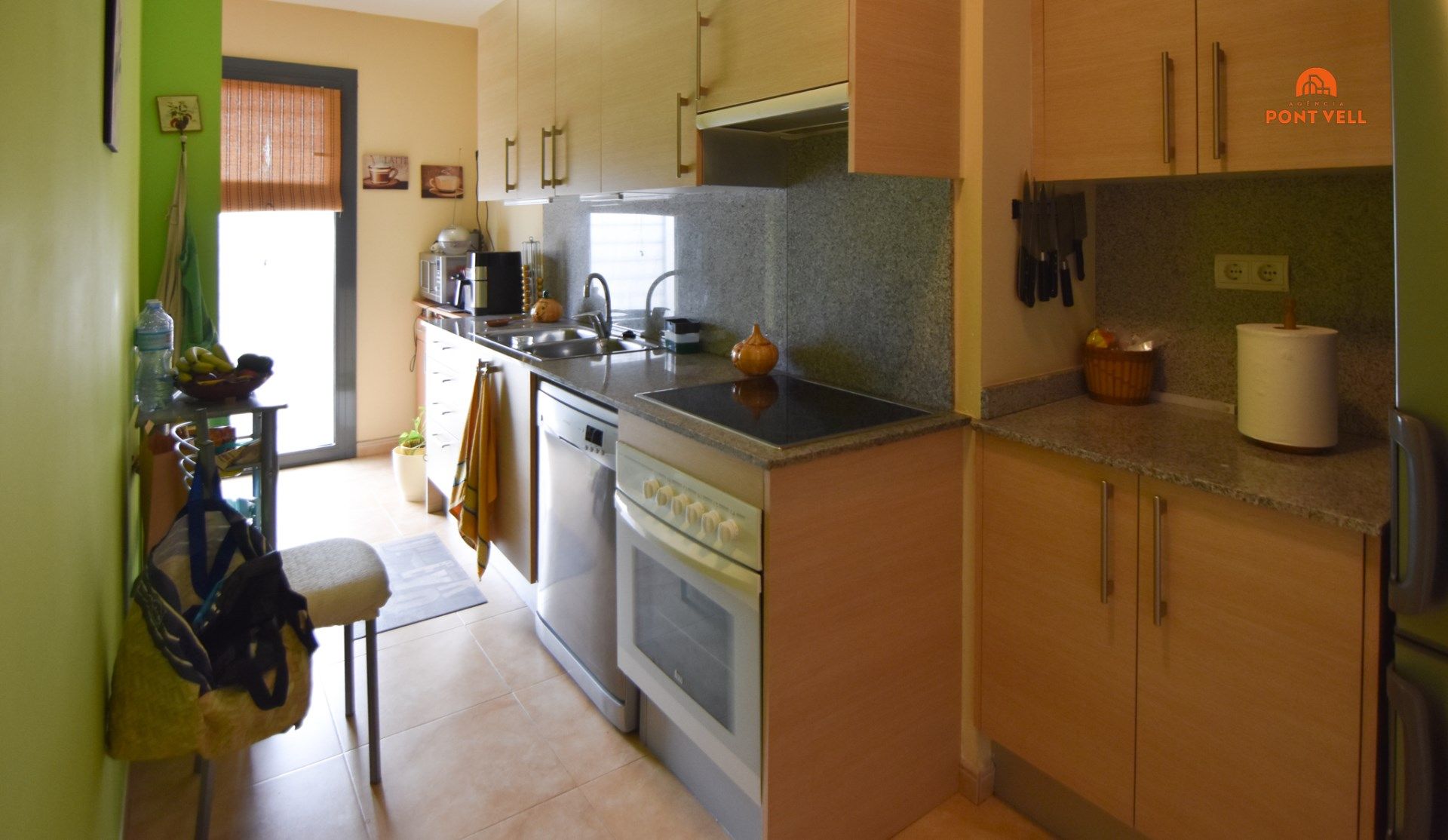 Kitchen of Planta baja for sale in La Bisbal d'Empordà  with Heating, Terrace and Storage room