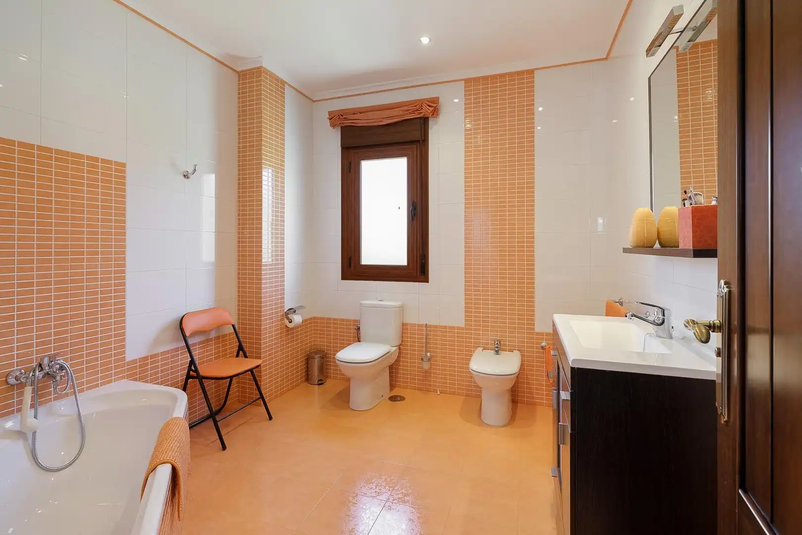 Baño de Finca rústica en venta en Montefrío con Calefacción, Jardín privado y Terraza