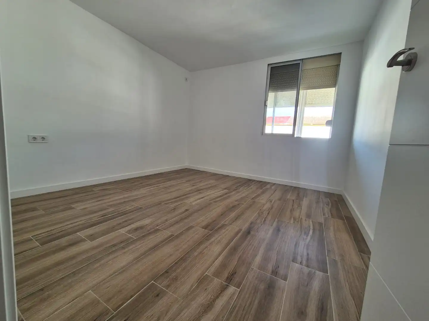 Wohnung zur Miete in Calle Ciudad de Paterna, 10, Parque Alcosa