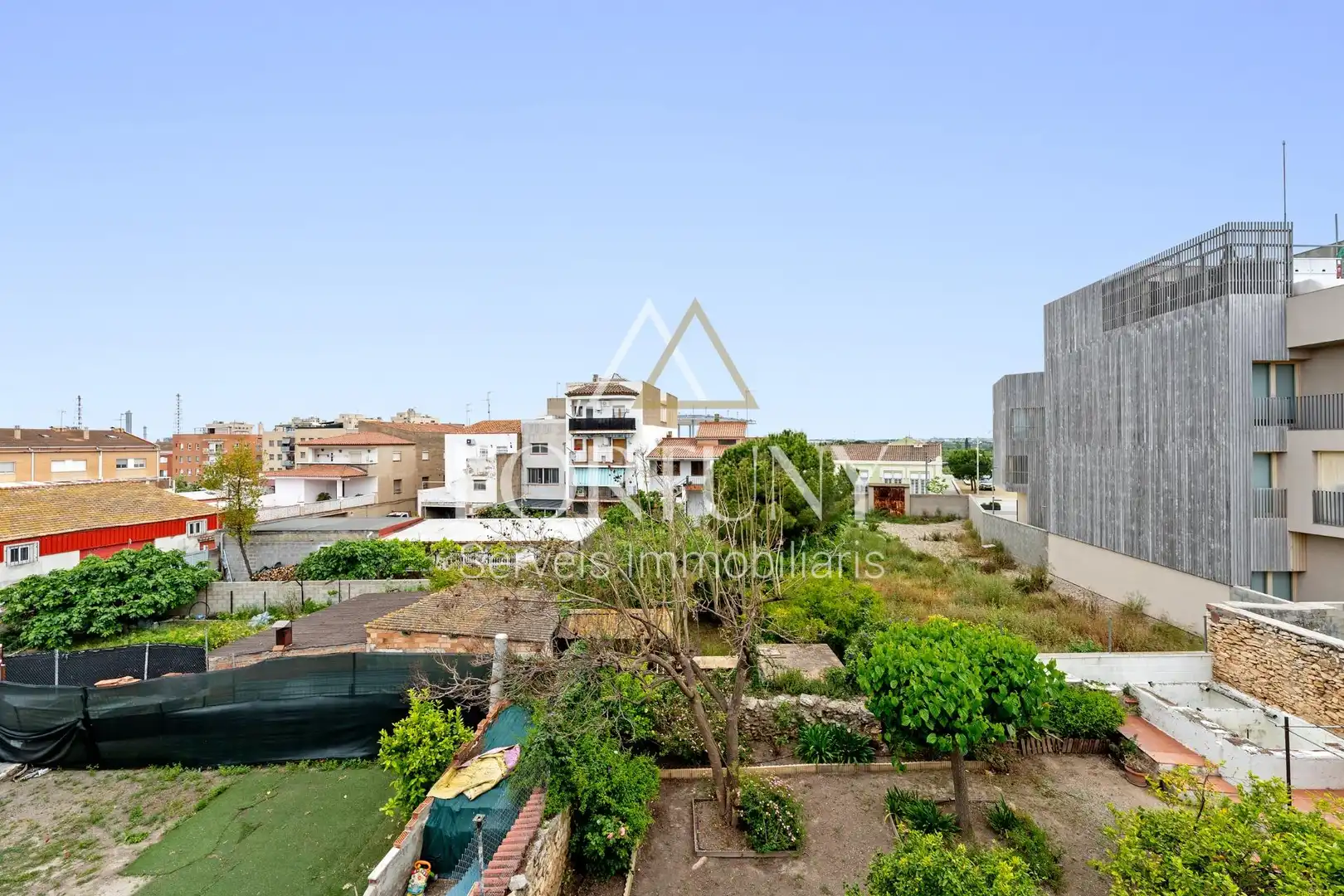 Vista exterior de Casa adosada en venda en La Canonja