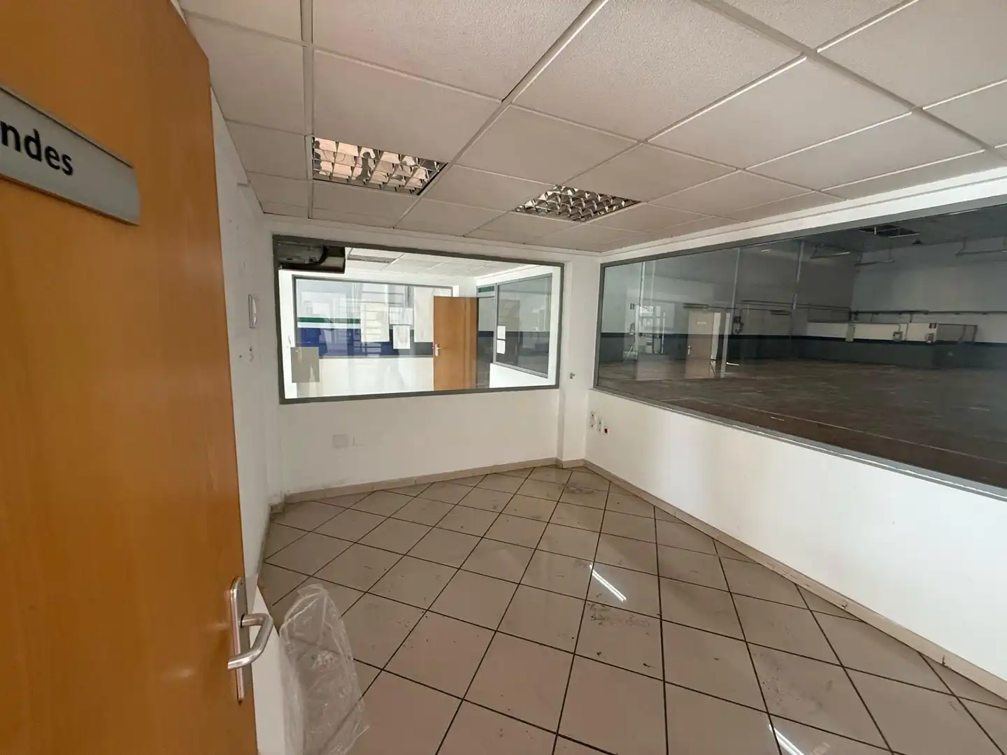 Nave industrial en venta en Casc Urbà, imagen 2