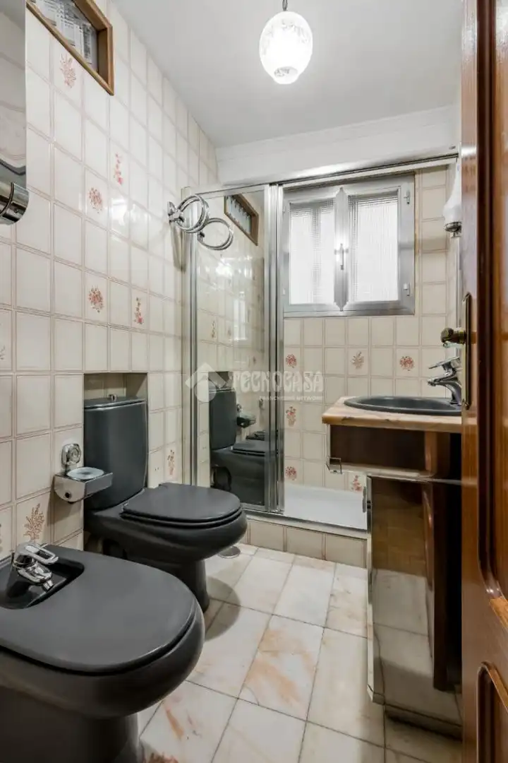 Badezimmer von Wohnung zum Verkauf in Madrid
