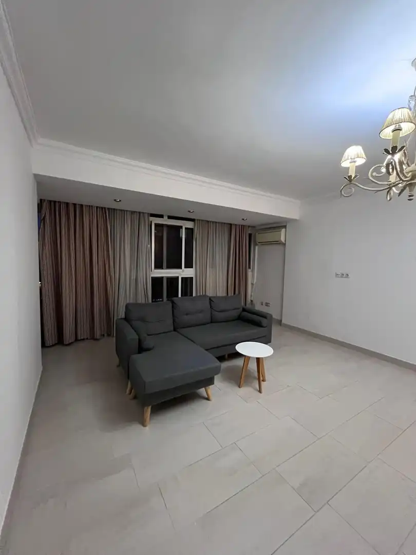Apartamento de alquiler en Parque Ayala - Jardín de la Abadía - Huelín