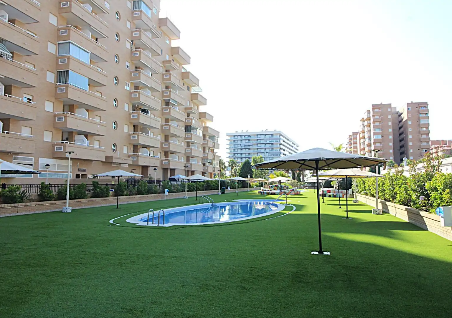 Piscina de Apartament en venda en Oropesa del Mar / Orpesa amb Jardí privat, Terrassa i Traster